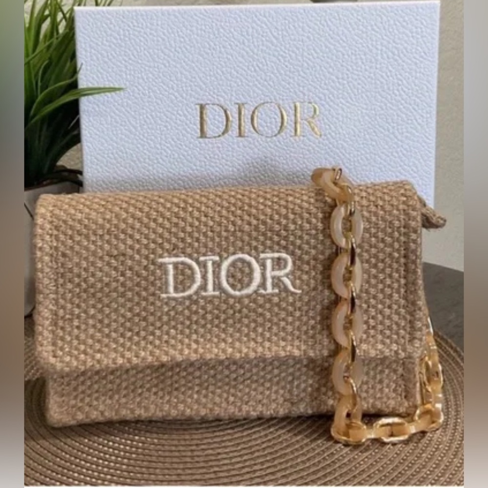 Dior Raffia Clutch with bag with chain strap . NWT.
Box . GWP Item - Picture 1 of 11